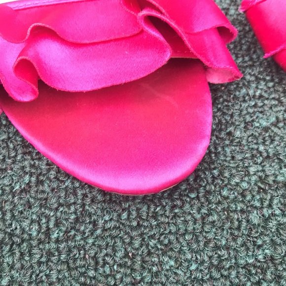 American Eagle Electric pink sandals with ruffles - Picture 3 of 8